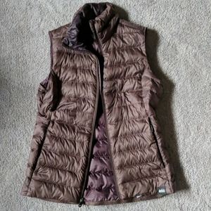 NWOT REI down vest